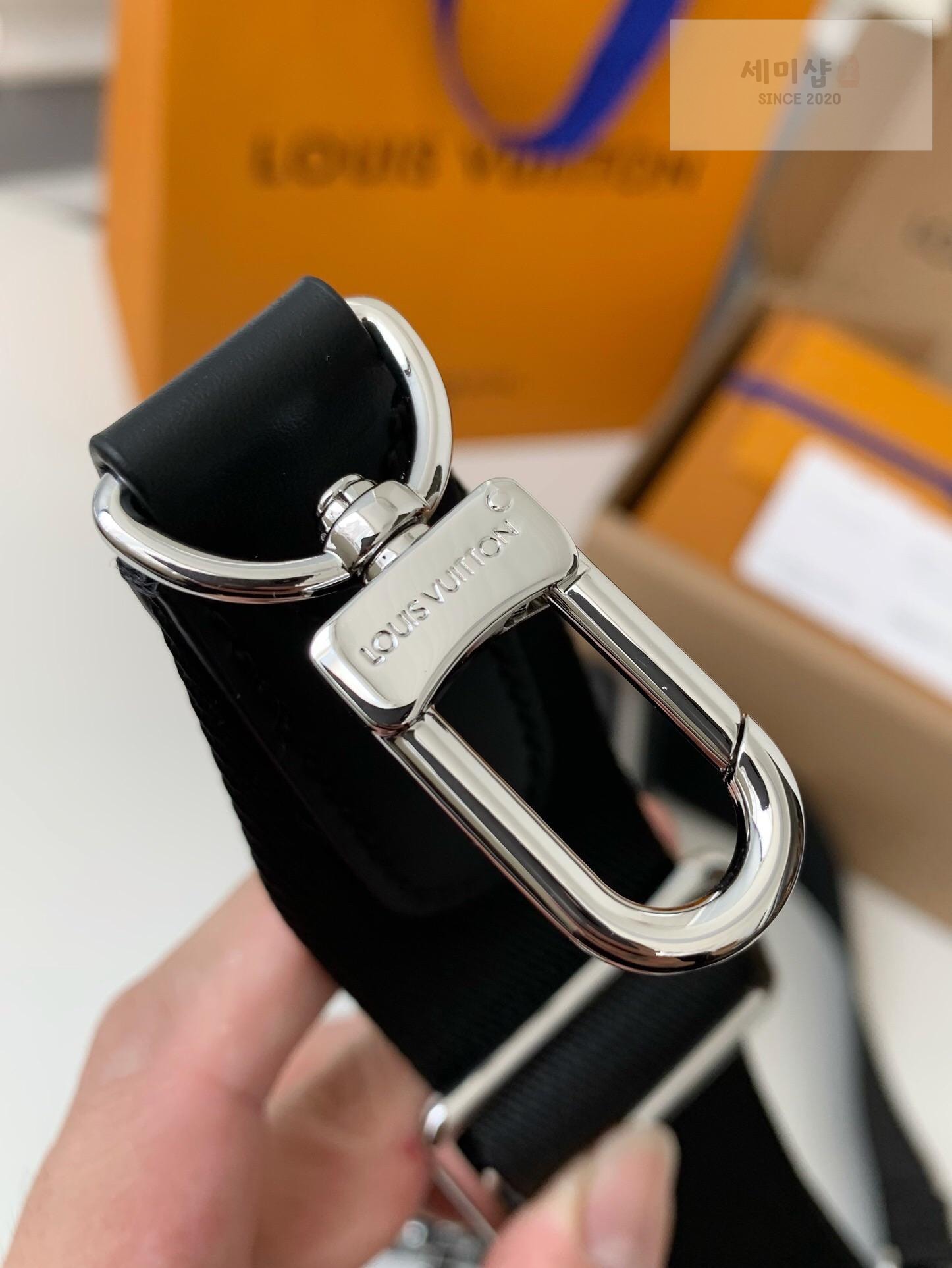Louis Vuitton Louis Vuitton Alpha Wearable Wallet Bag 6번 이미지