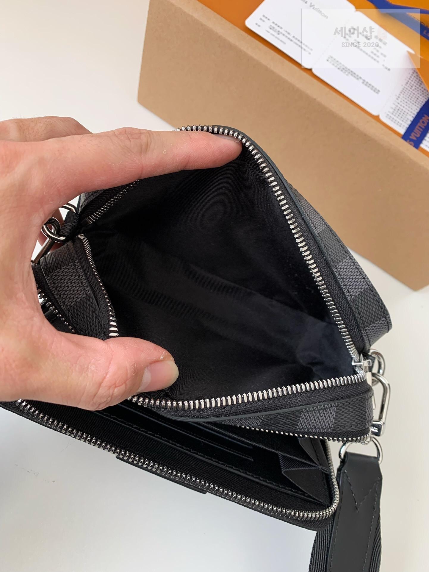 Louis Vuitton Louis Vuitton Alpha Wearable Wallet Bag 8번 이미지