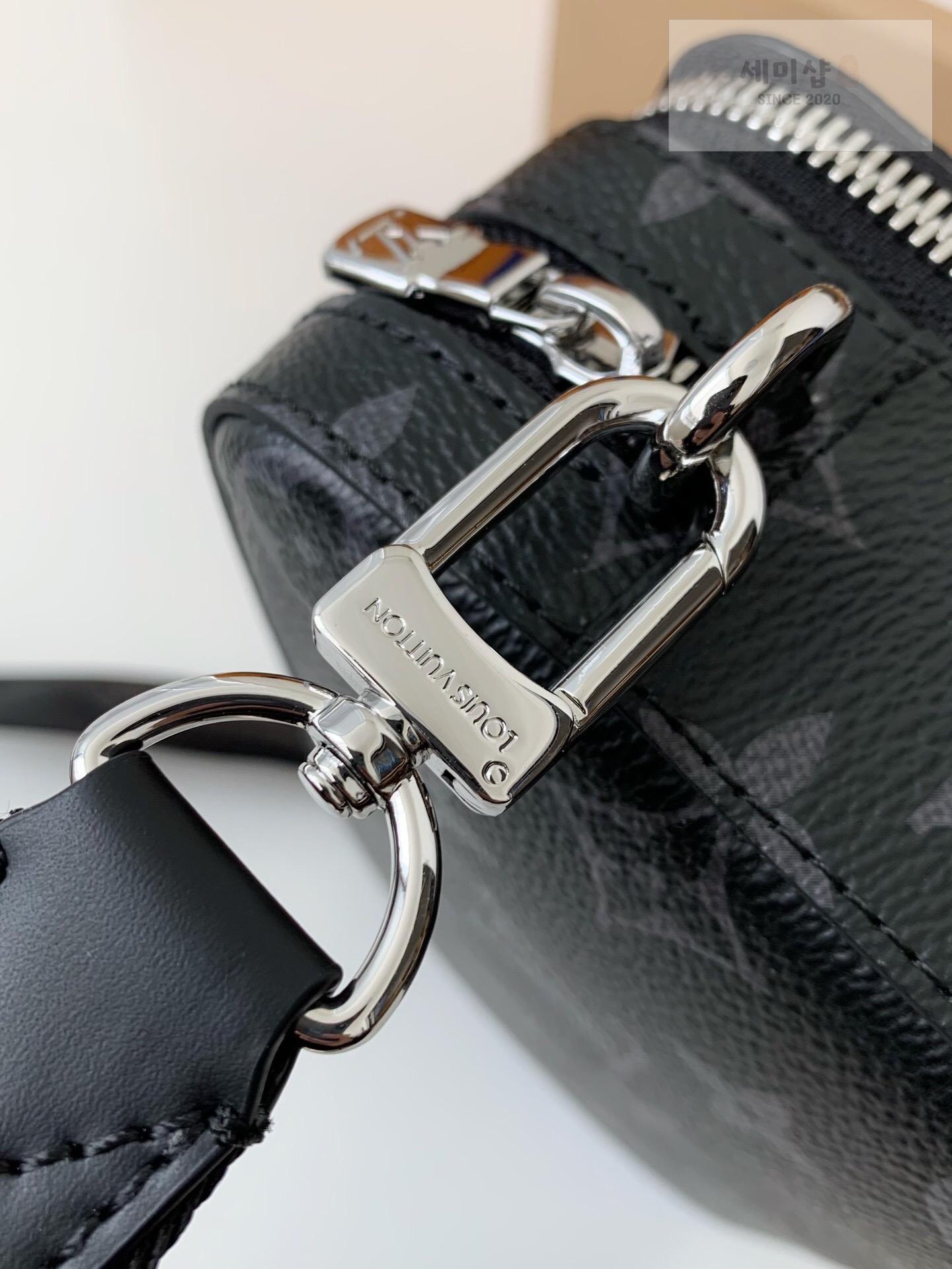 Louis Vuitton Louis Vuitton Alpha Wearable Wallet Bag 12번 이미지