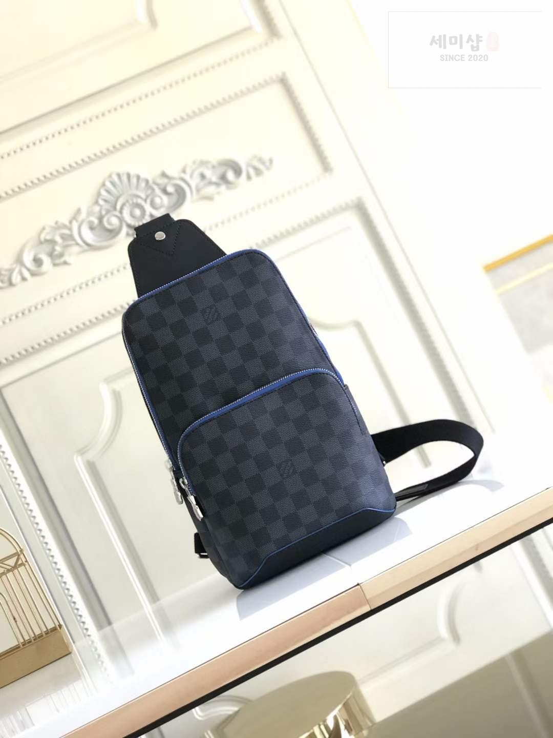 Louis Vuitton Louis Vuitton Avenue Sling Bag 1번 이미지