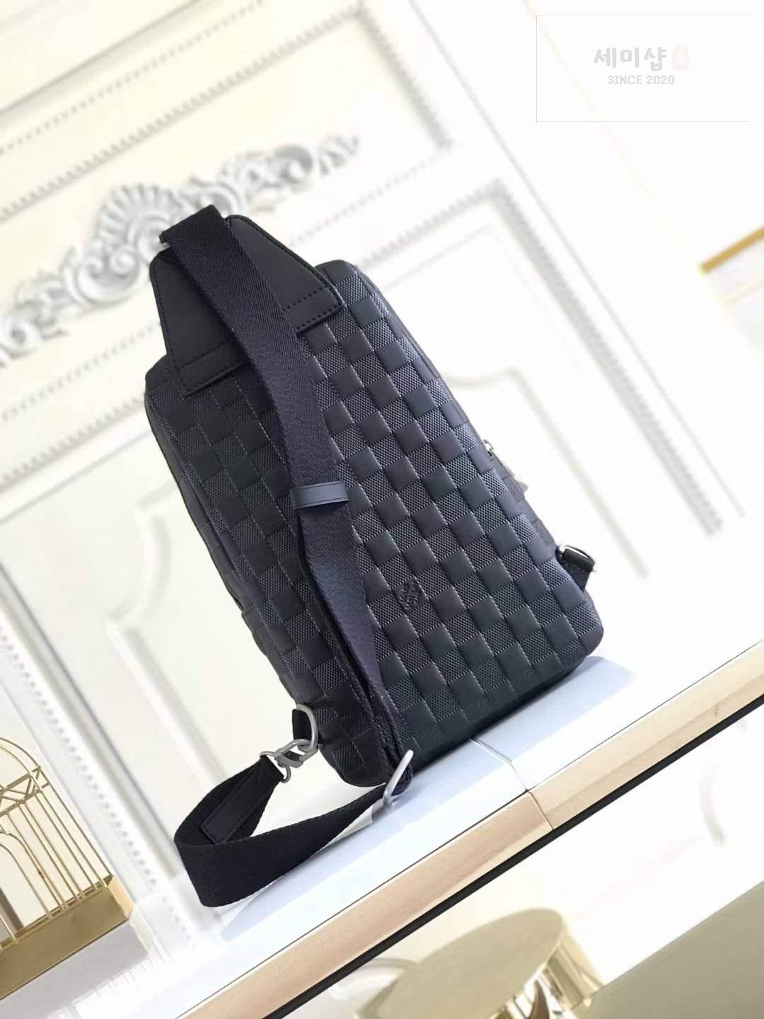Louis Vuitton Louis Vuitton Avenue Sling Bag 42번 이미지