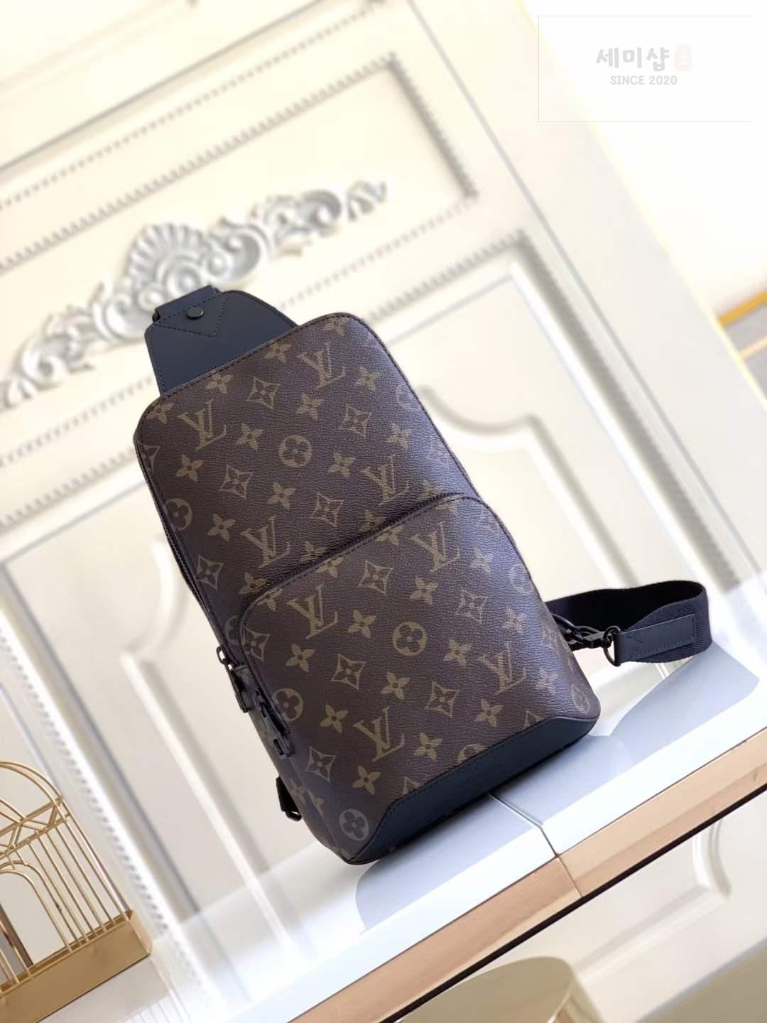 Louis Vuitton Louis Vuitton Avenue Sling Bag 17번 이미지
