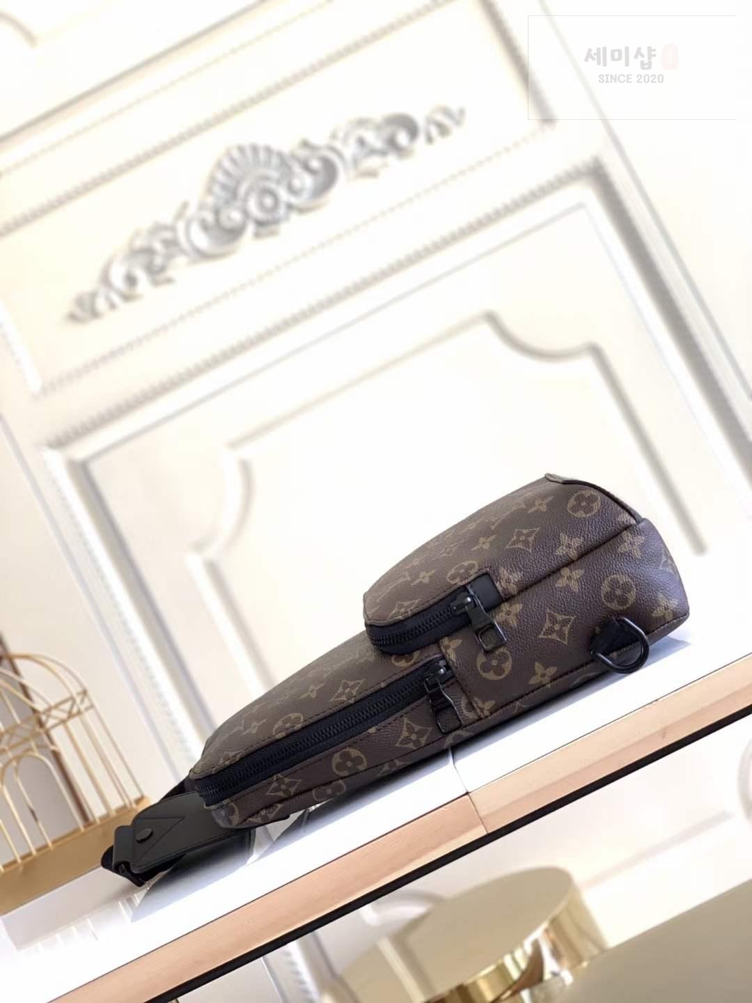 Louis Vuitton Louis Vuitton Avenue Sling Bag 43번 이미지