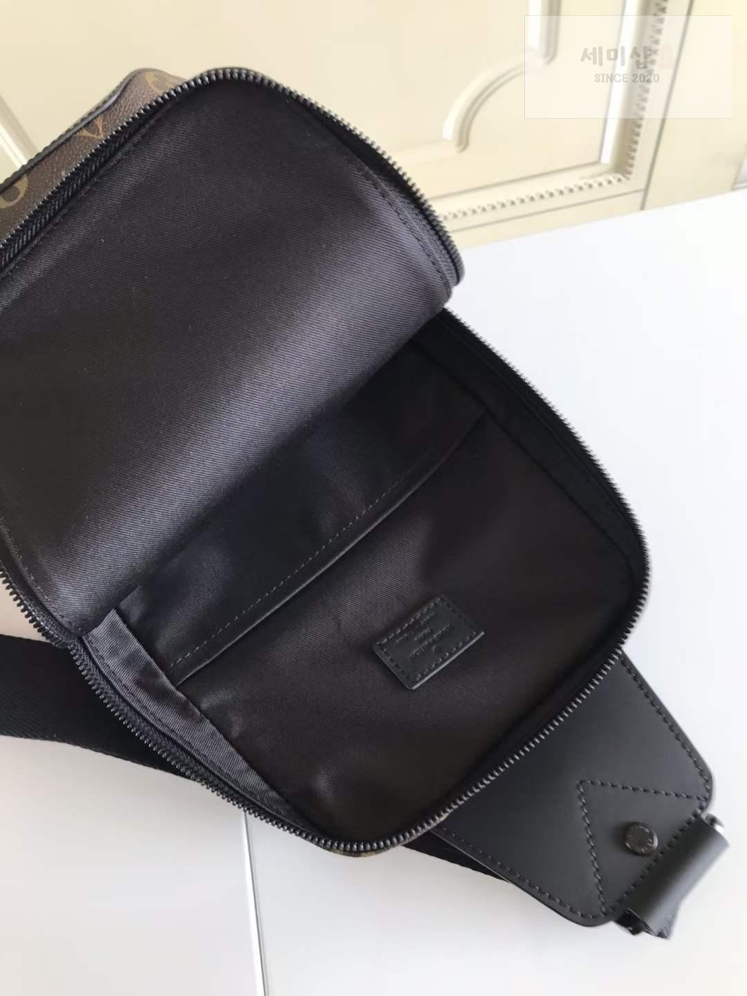 Louis Vuitton Louis Vuitton Avenue Sling Bag 39번 이미지