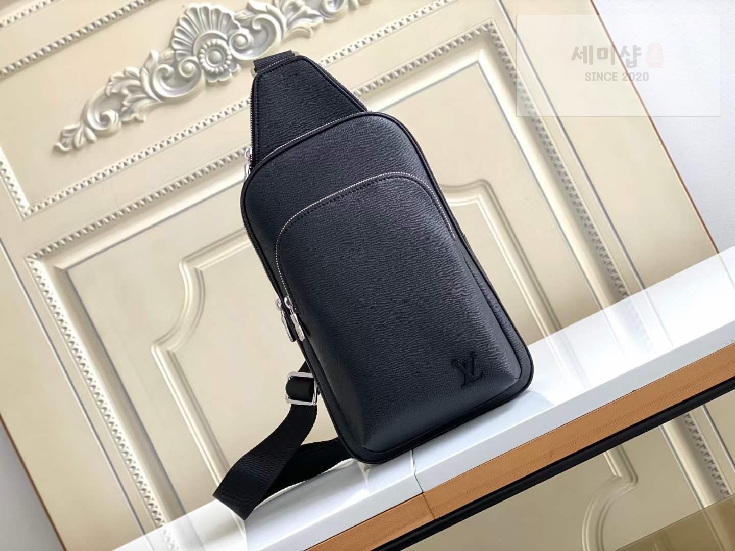 Louis Vuitton Louis Vuitton Avenue Sling Bag 24번 이미지