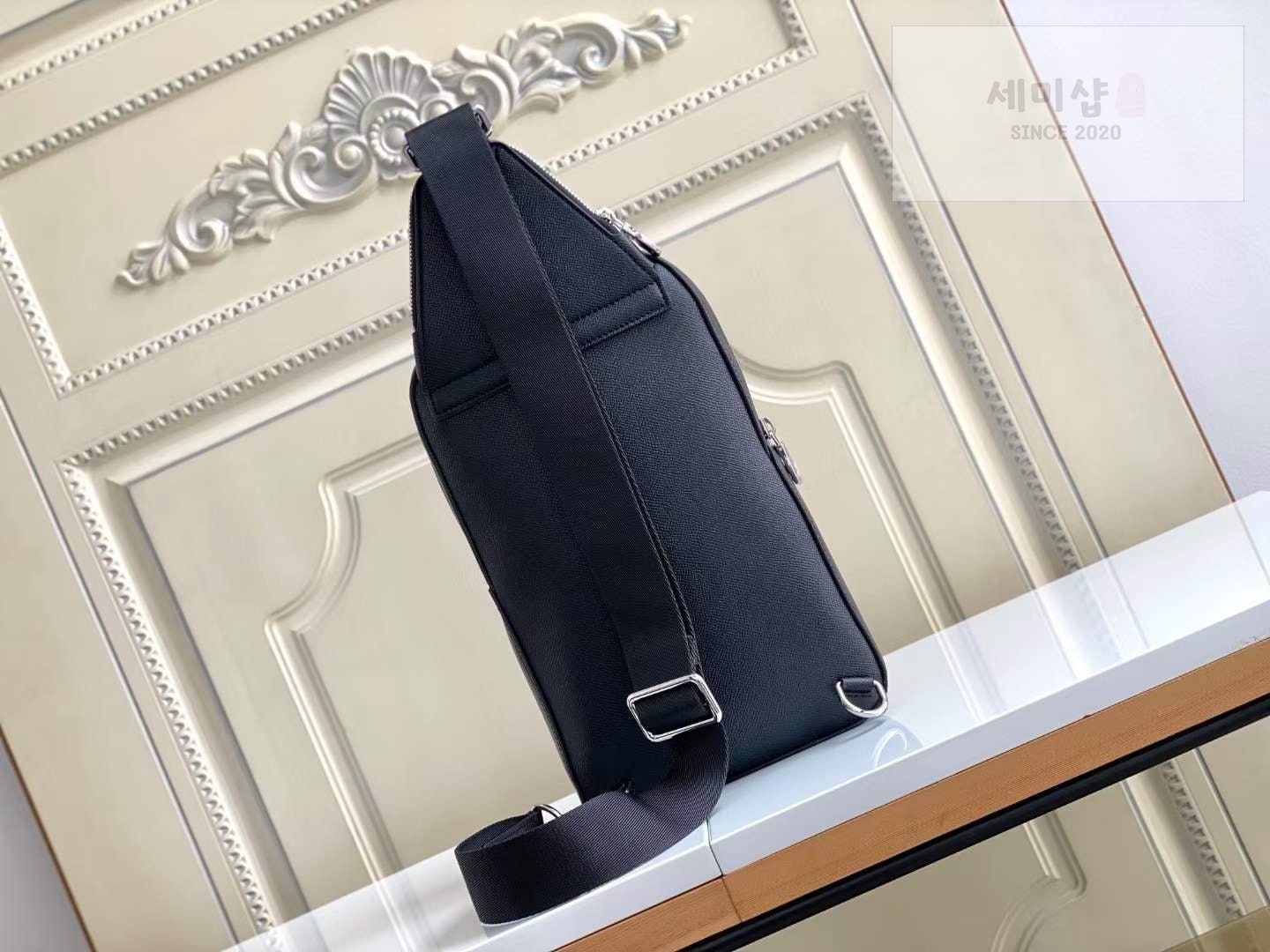 Louis Vuitton Louis Vuitton Avenue Sling Bag 25번 이미지