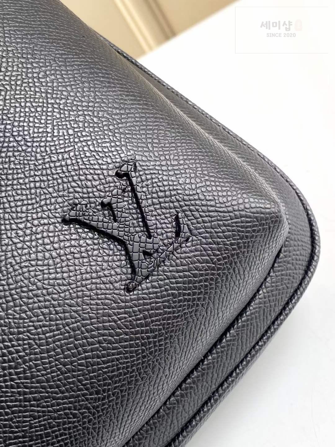 Louis Vuitton Louis Vuitton Avenue Sling Bag 41번 이미지