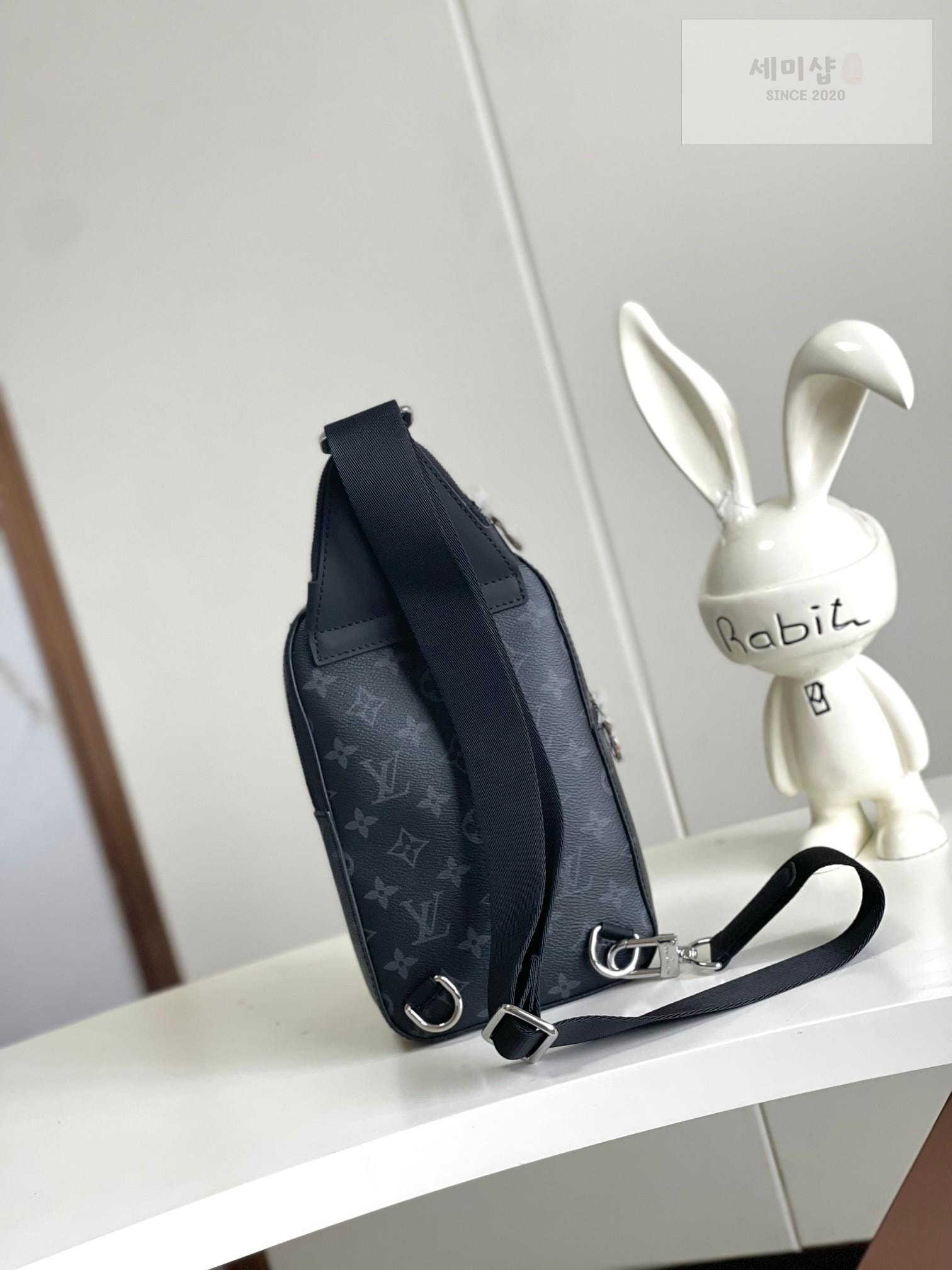 Louis Vuitton Louis Vuitton Avenue Sling PM Monogram Eclipse Bag 1번 이미지