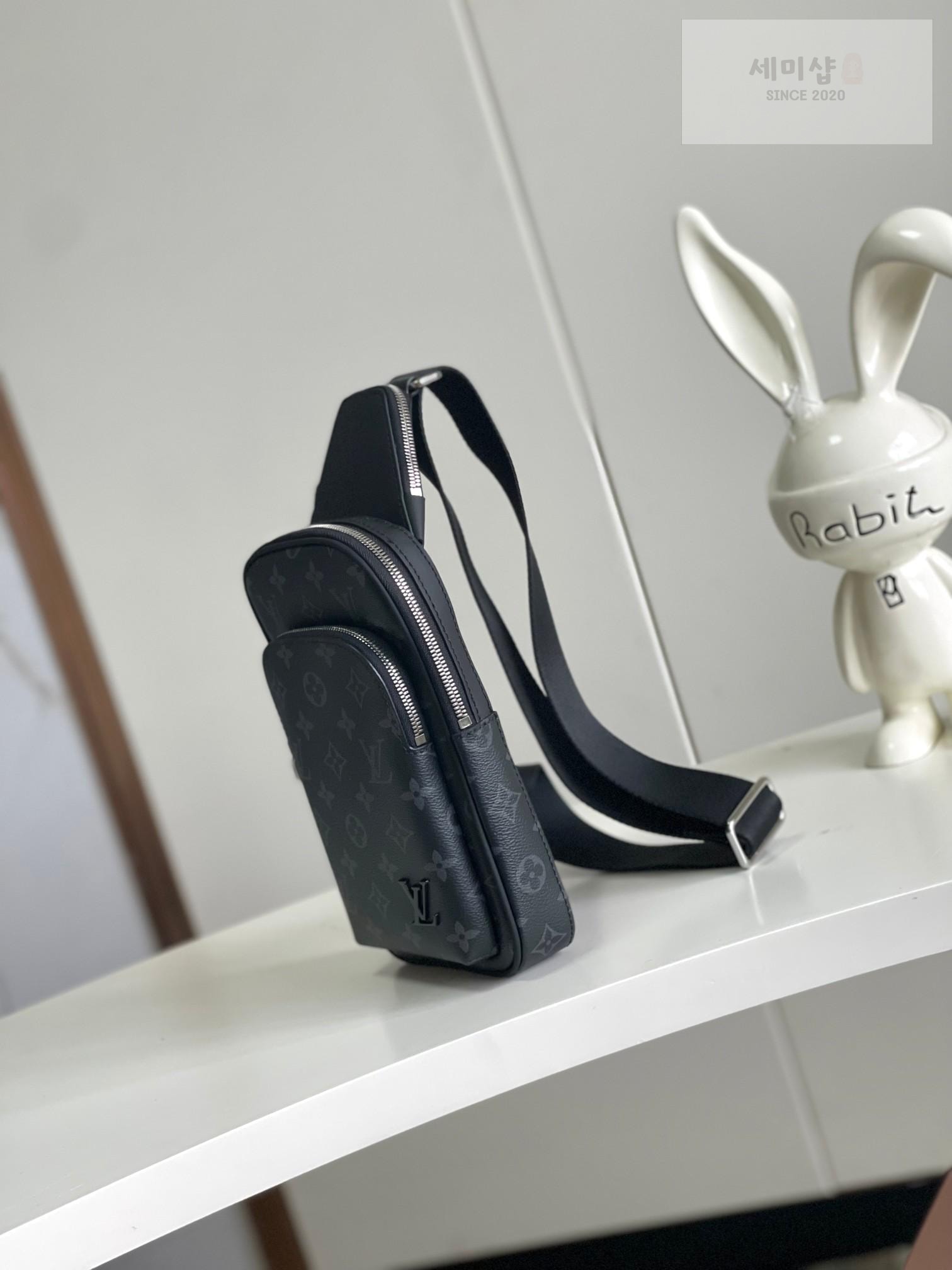 Louis Vuitton Louis Vuitton Avenue Sling PM Monogram Eclipse Bag 7번 이미지