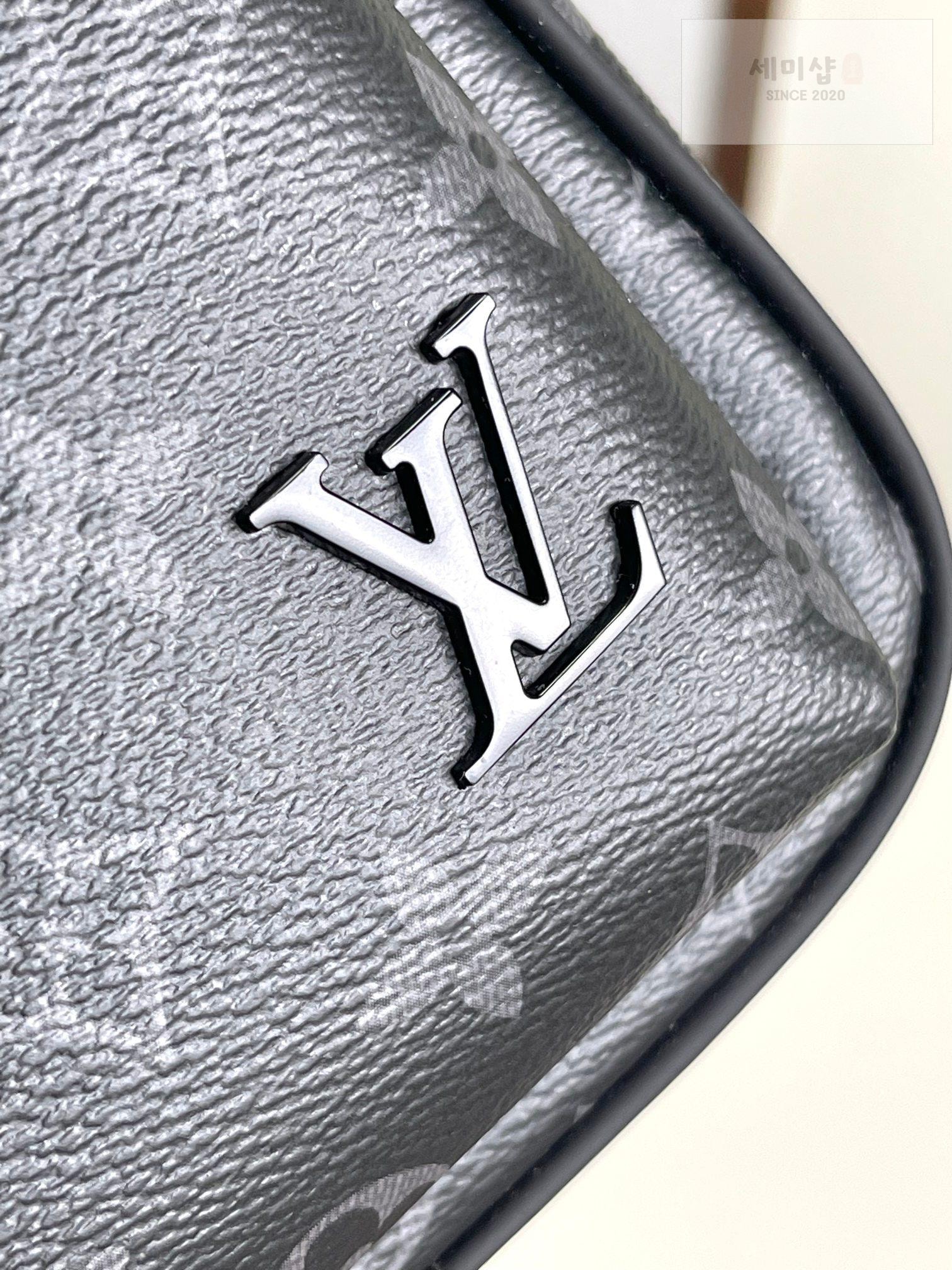 Louis Vuitton Louis Vuitton Avenue Sling PM Monogram Eclipse Bag 3번 이미지