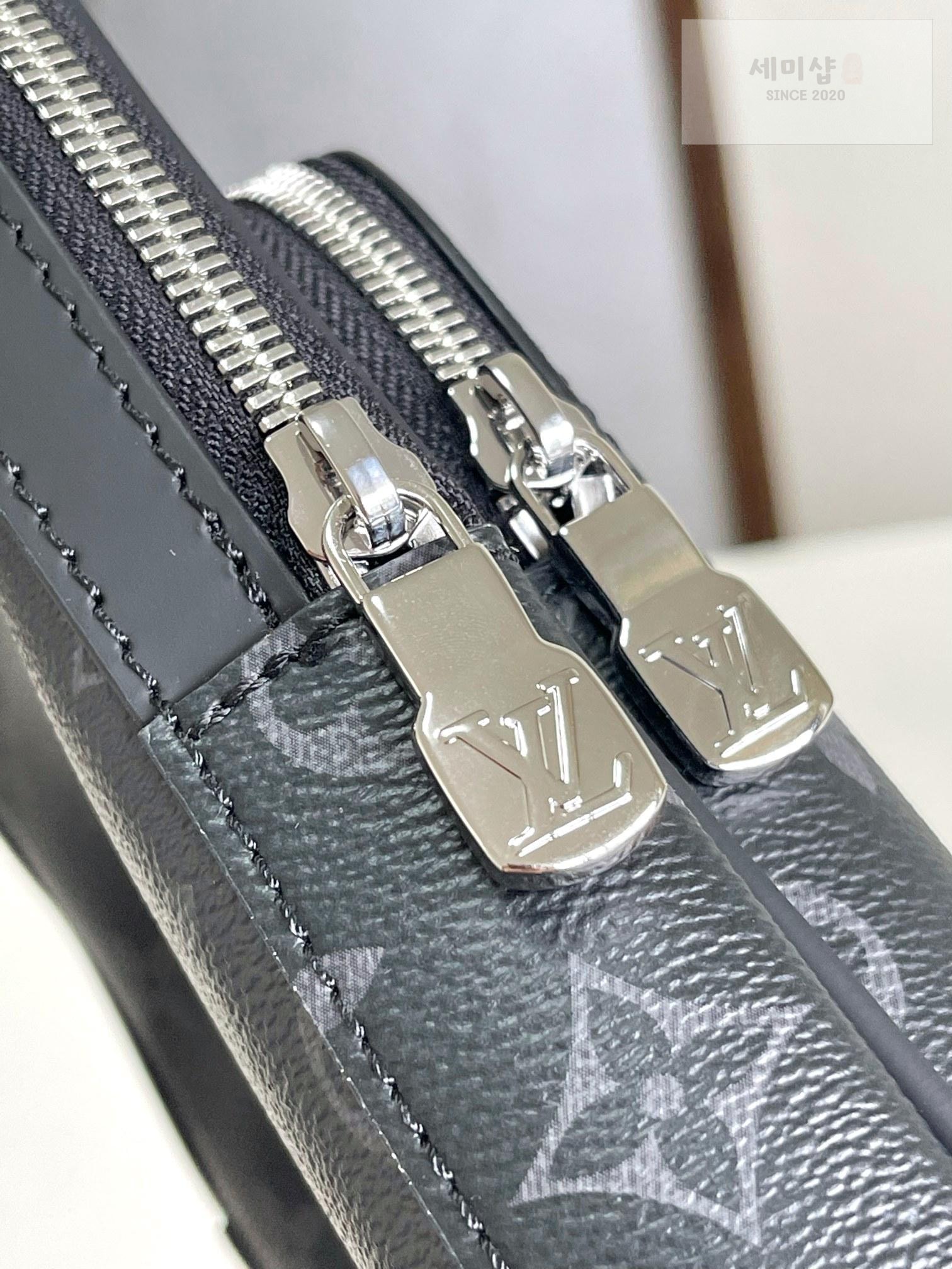 Louis Vuitton Louis Vuitton Avenue Sling PM Monogram Eclipse Bag 6번 이미지