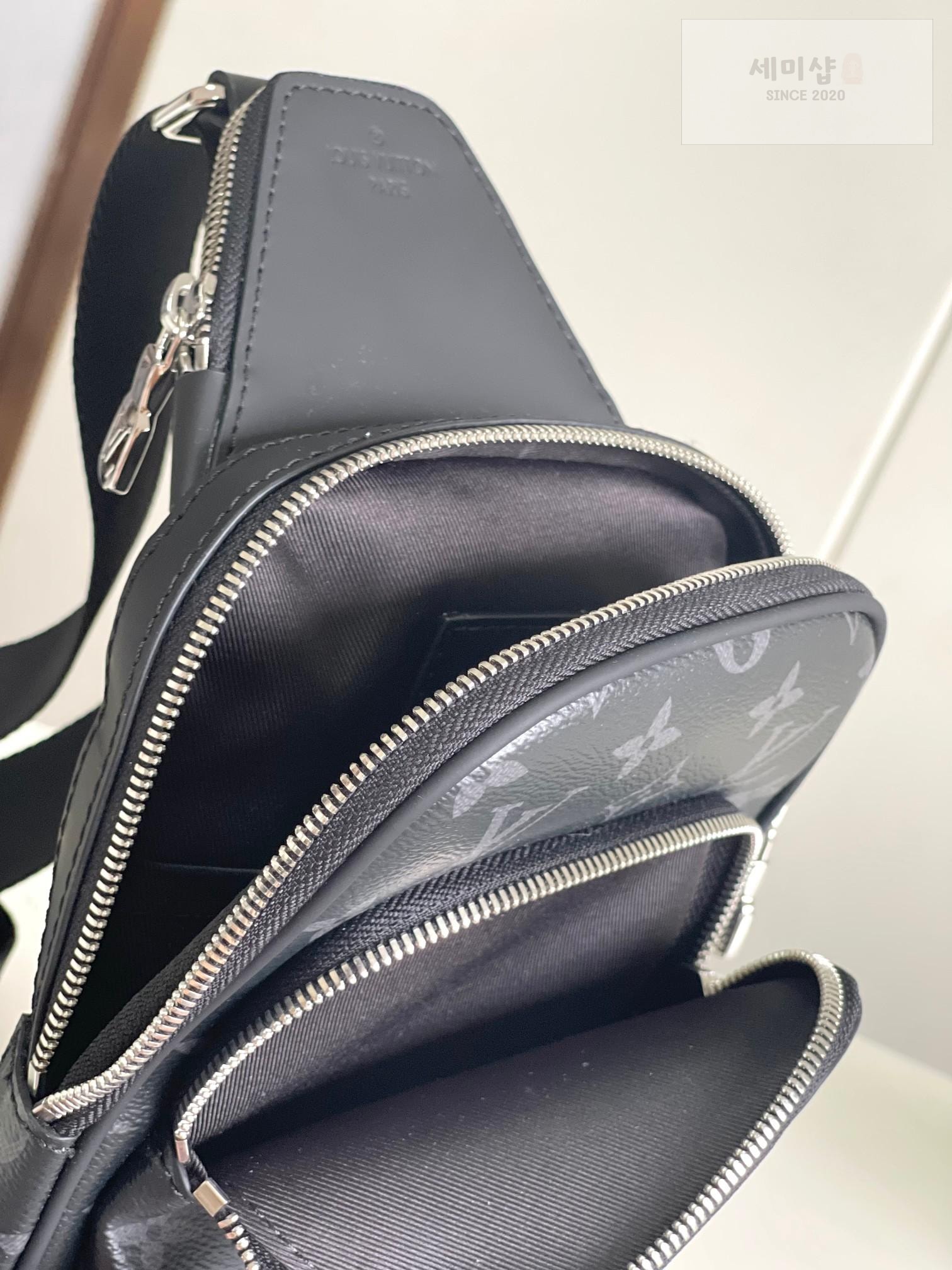 Louis Vuitton Louis Vuitton Avenue Sling PM Monogram Eclipse Bag 8번 이미지