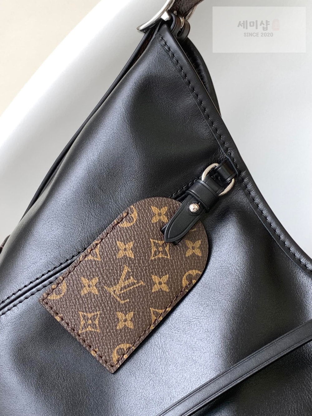 Louis Vuitton Louis Vuitton Carry All Cargo MM Bag 3번 이미지