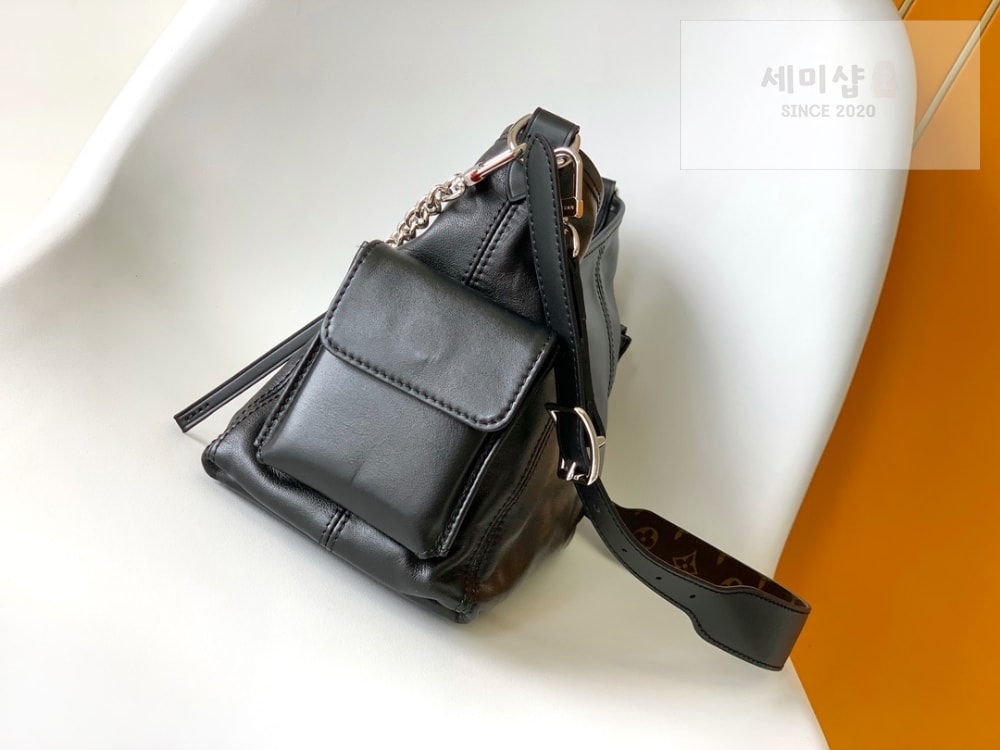 Louis Vuitton Louis Vuitton Carry All Cargo PM Bag 2번 이미지