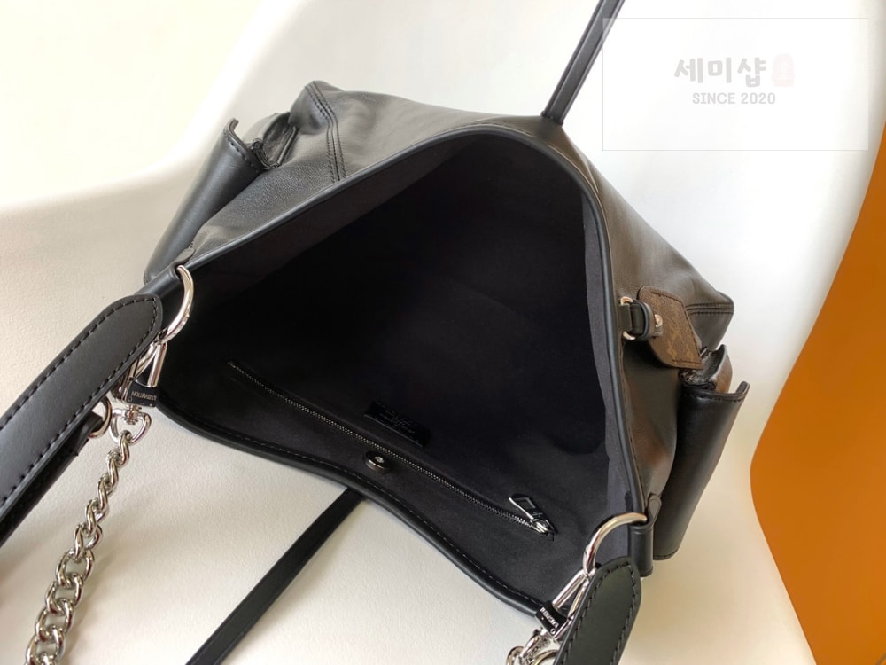 Louis Vuitton Louis Vuitton Carry All Cargo PM Bag 6번 이미지