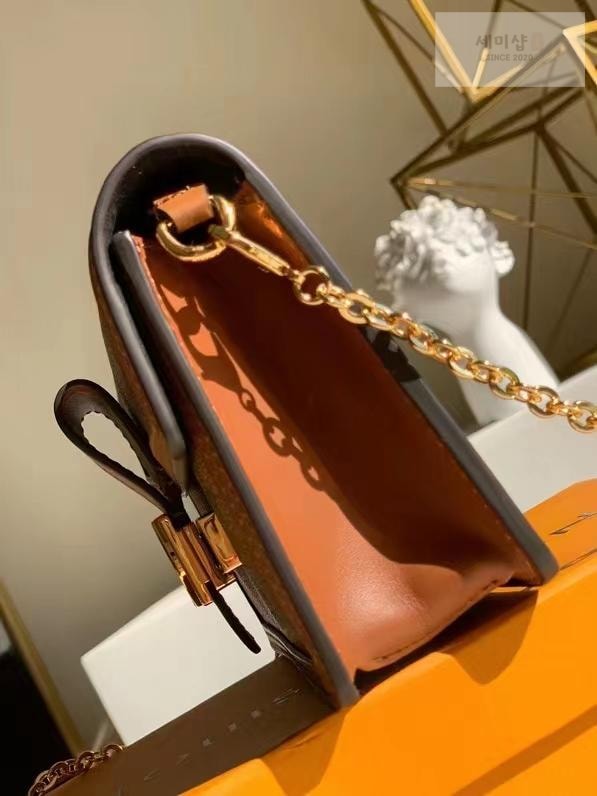 Louis Vuitton Louis Vuitton Dauphine Chain Wallet Monogram Bag 3번 이미지