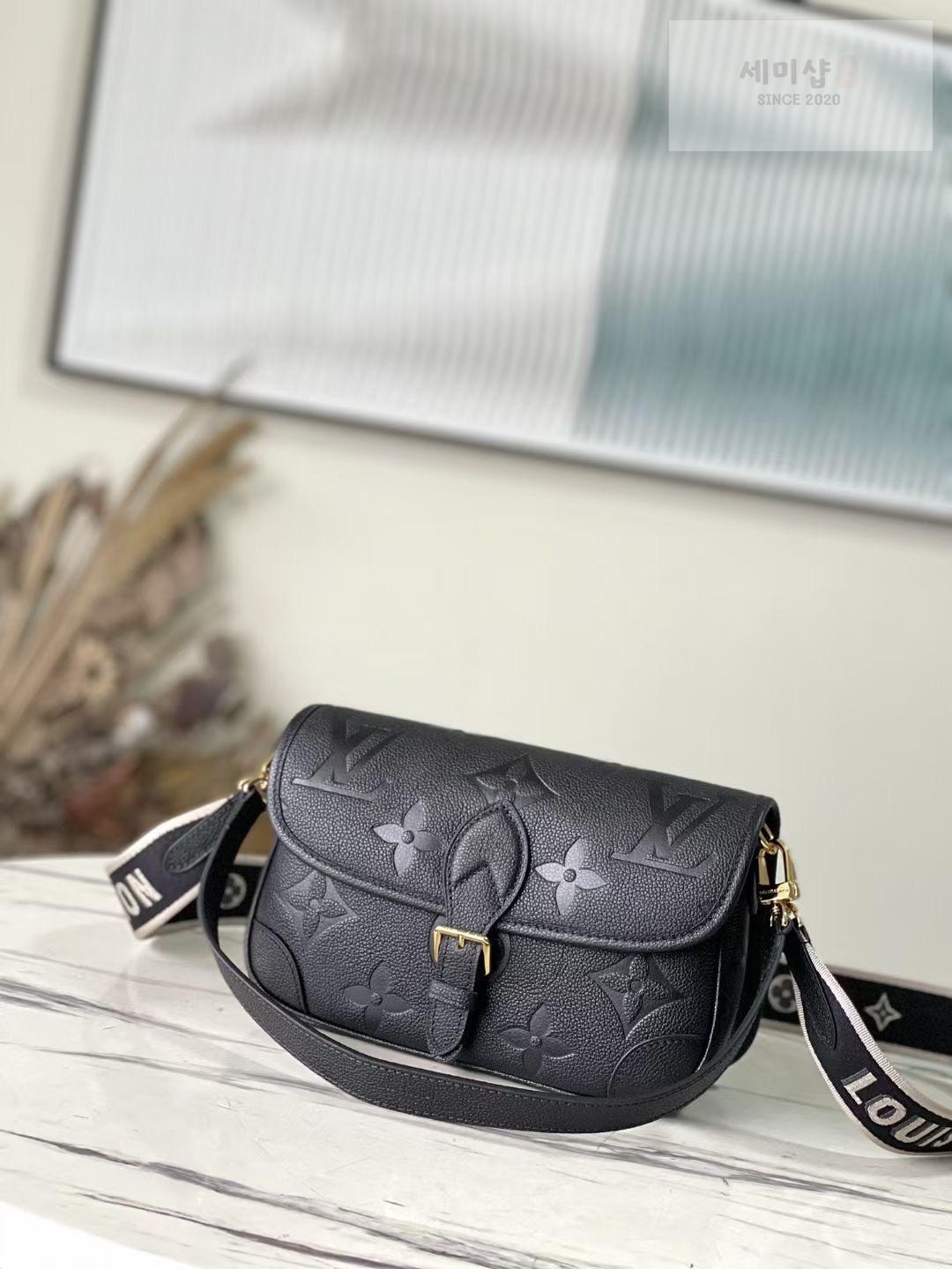 Louis Vuitton Louis Vuitton Diane Bag 17번 이미지