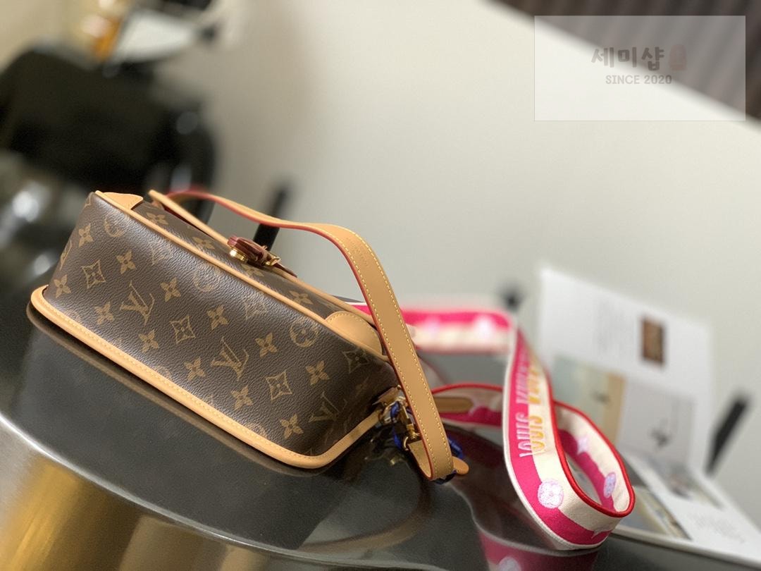 Louis Vuitton Louis Vuitton Diane Monogram Bag 10번 이미지
