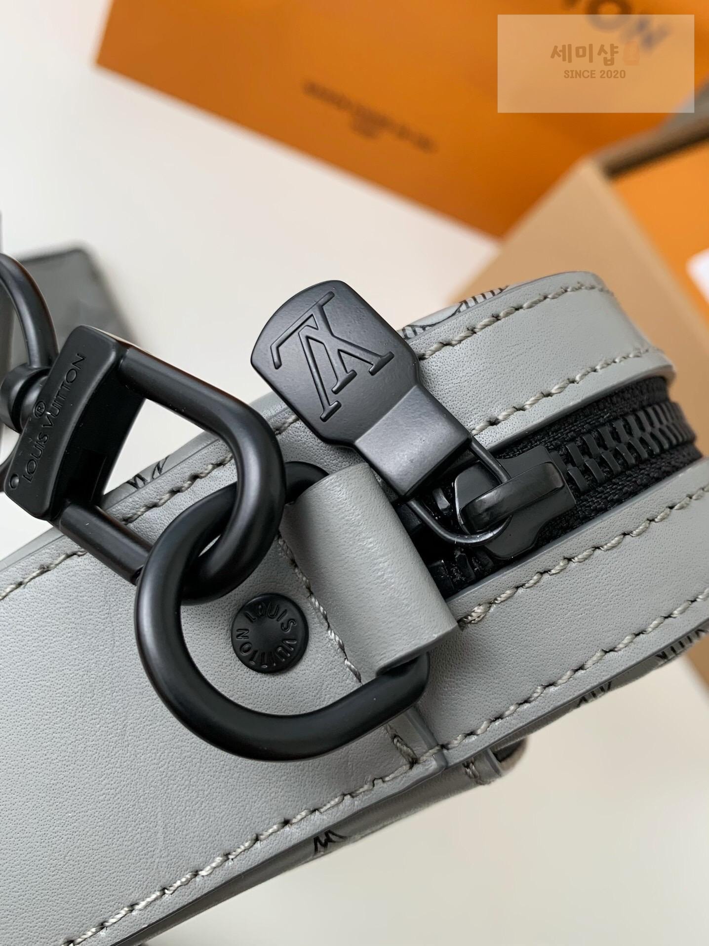 Louis Vuitton Louis Vuitton Duo Messenger Bag 2번 이미지