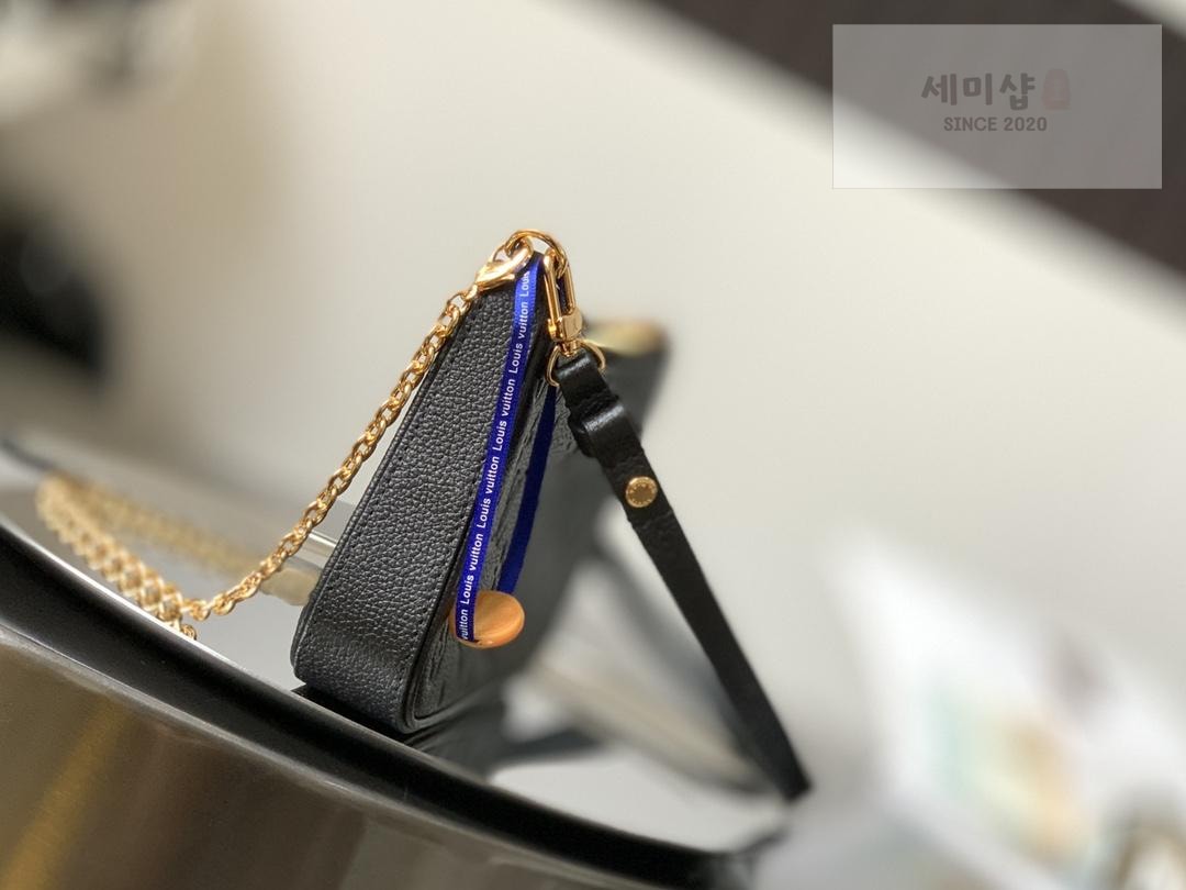 Louis Vuitton Louis Vuitton Easy Pouch on Strap Bag 18번 이미지