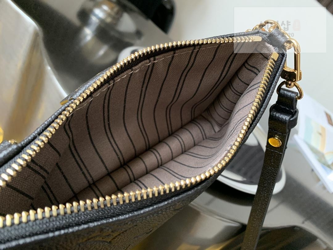 Louis Vuitton Louis Vuitton Easy Pouch on Strap Bag 12번 이미지