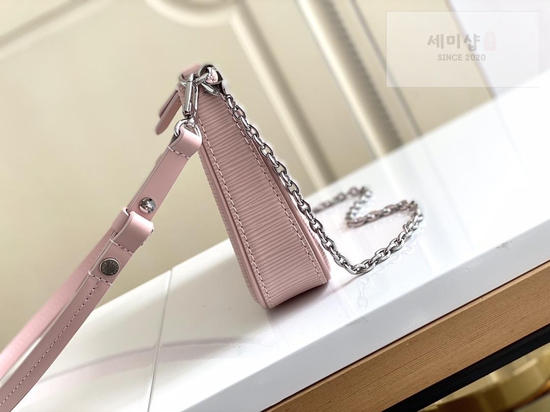 Louis Vuitton Louis Vuitton Easy Pouch on Strap Epi Bag 15번 이미지