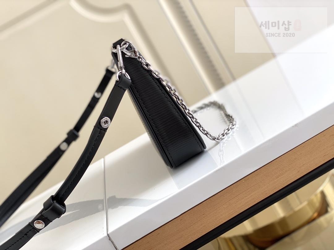 Louis Vuitton Louis Vuitton Easy Pouch on Strap Epi Bag 7번 이미지