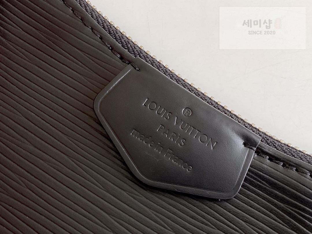 Louis Vuitton Louis Vuitton Easy Pouch on Strap Epi Bag 10번 이미지