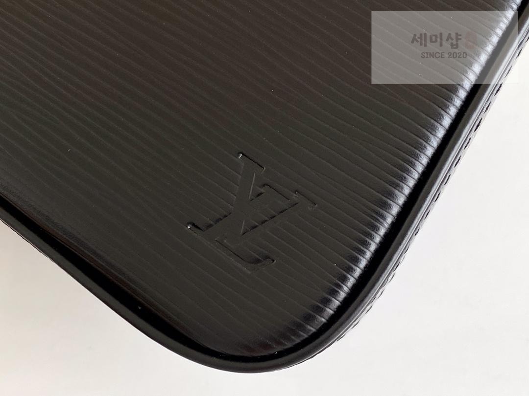 Louis Vuitton Louis Vuitton Easy Pouch on Strap Epi Bag 11번 이미지