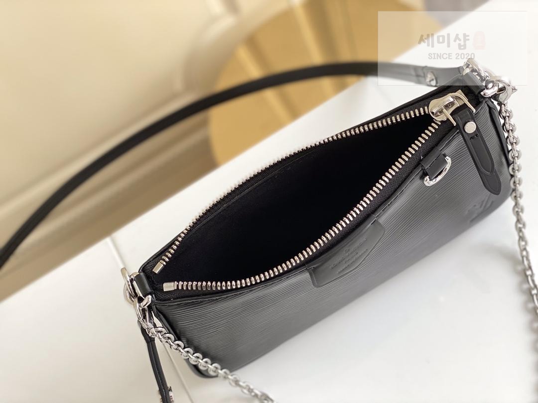 Louis Vuitton Louis Vuitton Easy Pouch on Strap Epi Bag 12번 이미지