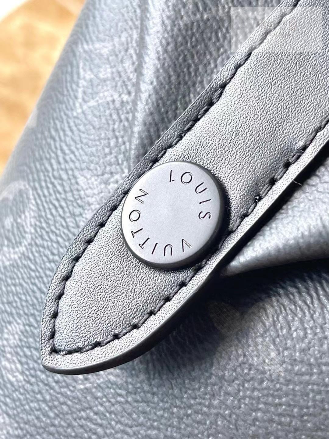 Louis Vuitton Louis Vuitton Envelope Pouch Monogram Eclipse Bag 6번 이미지