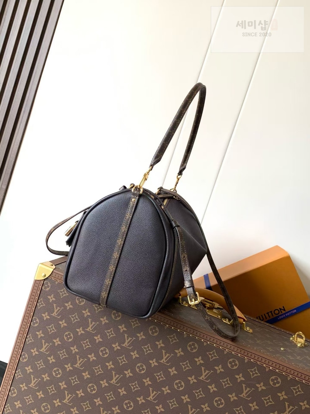 Louis Vuitton Louis Vuitton Express MM Bag 2번 이미지