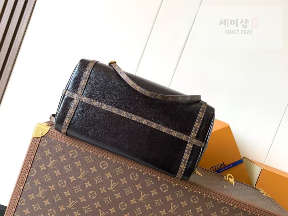 Louis Vuitton Louis Vuitton Express MM Bag 4번 이미지
