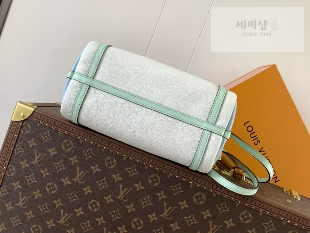 Louis Vuitton Louis Vuitton Express PM Bag 4번 이미지