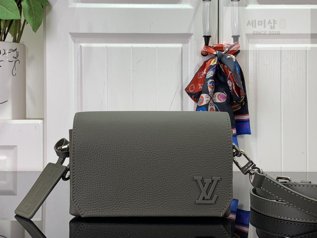 Louis Vuitton Louis Vuitton Fastline Wearable Wallet Bag 1번 이미지