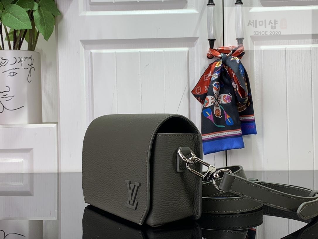 Louis Vuitton Louis Vuitton Fastline Wearable Wallet Bag 3번 이미지