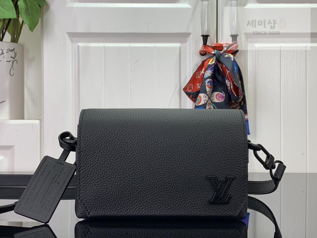 Louis Vuitton Louis Vuitton Fastline Wearable Wallet Bag 10번 이미지