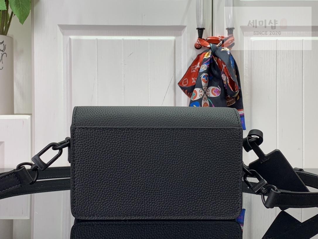 Louis Vuitton Louis Vuitton Fastline Wearable Wallet Bag 11번 이미지