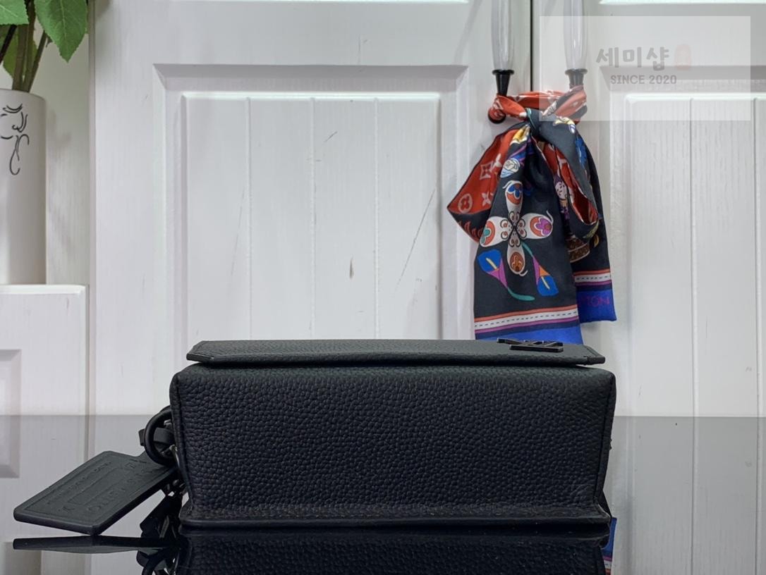 Louis Vuitton Louis Vuitton Fastline Wearable Wallet Bag 13번 이미지