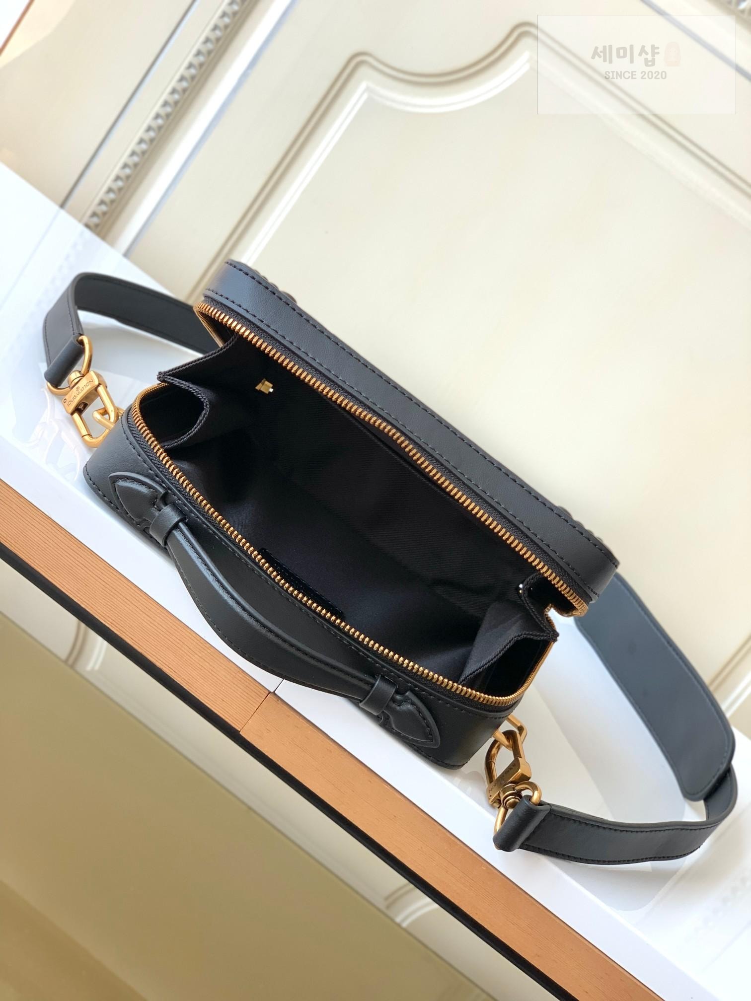 Louis Vuitton Louis Vuitton Handle Soft Trunk Bag 16번 이미지