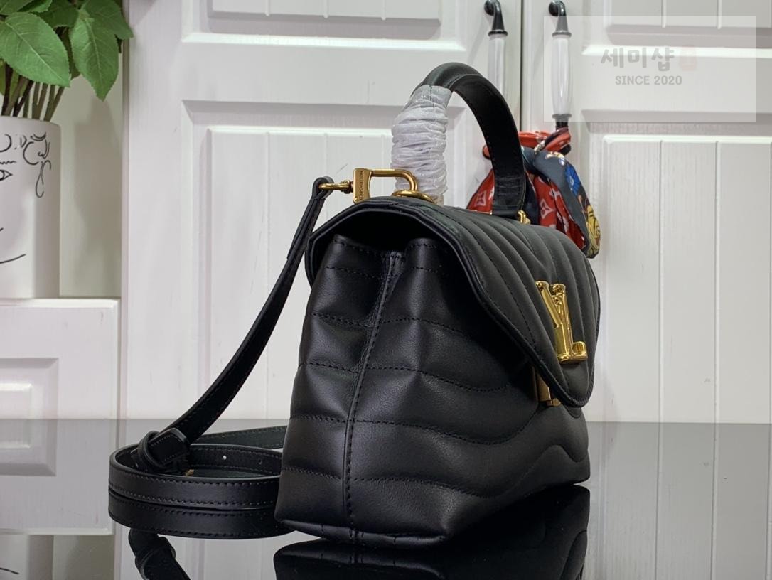 Louis Vuitton Louis Vuitton Hold Me Bag 15번 이미지