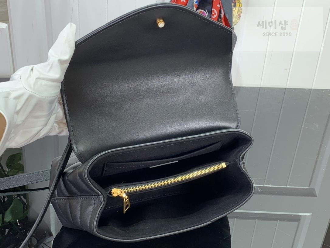 Louis Vuitton Louis Vuitton Hold Me Bag 14번 이미지