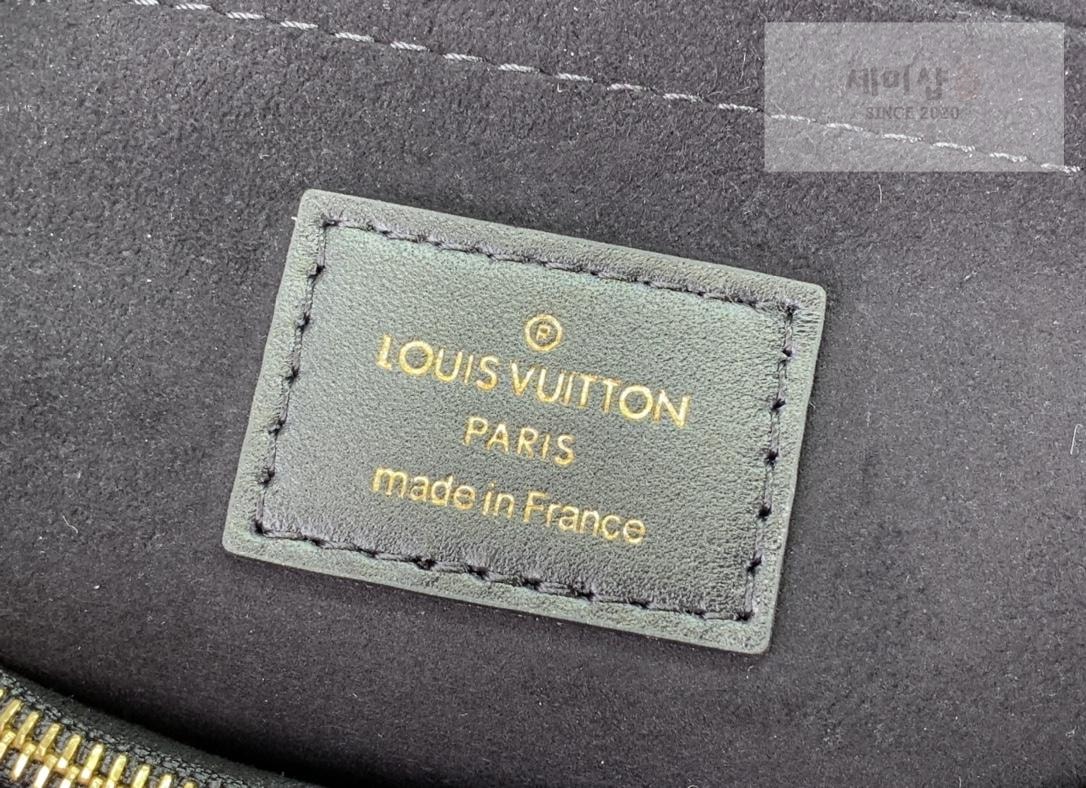 Louis Vuitton Louis Vuitton Hold Me Bag 17번 이미지