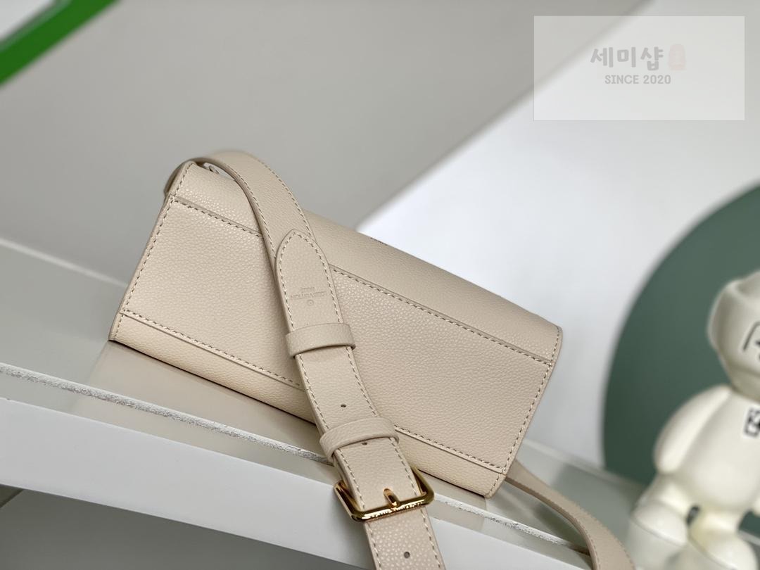 Louis Vuitton Louis Vuitton Lock & Go Bag 3번 이미지
