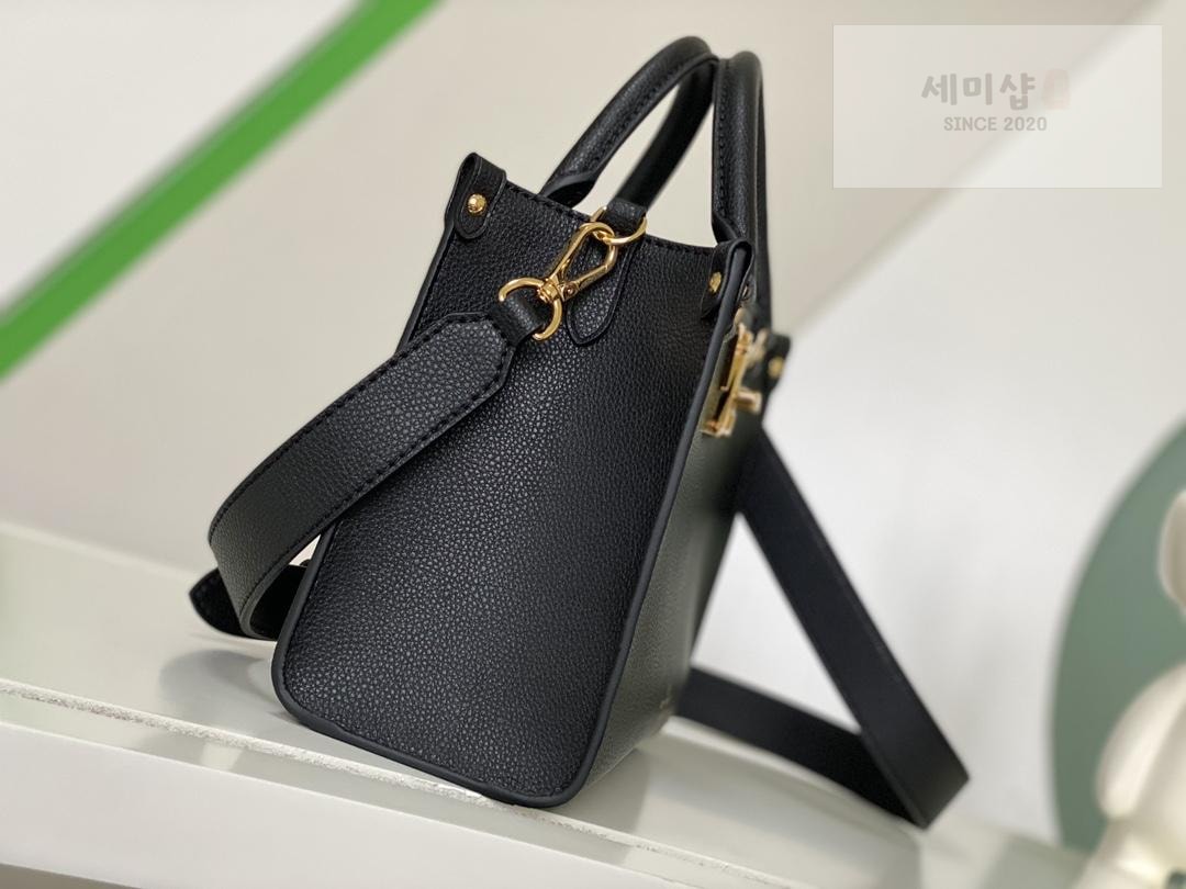 Louis Vuitton Louis Vuitton Lock & Go Bag 9번 이미지