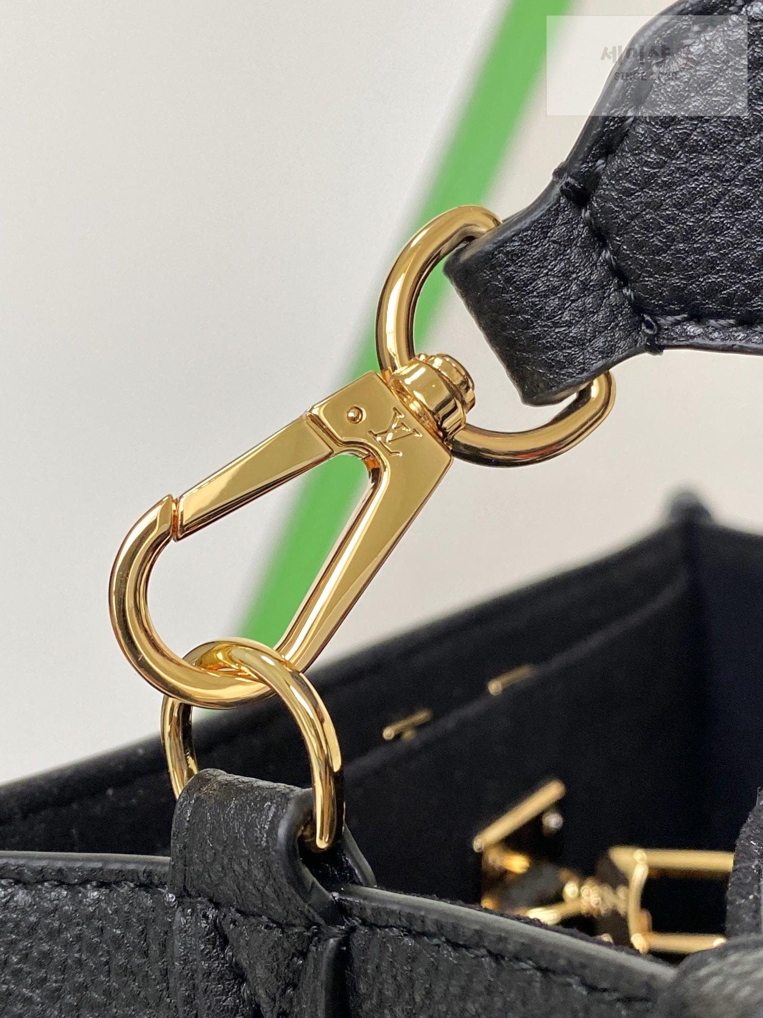 Louis Vuitton Louis Vuitton Lock & Go Bag 16번 이미지