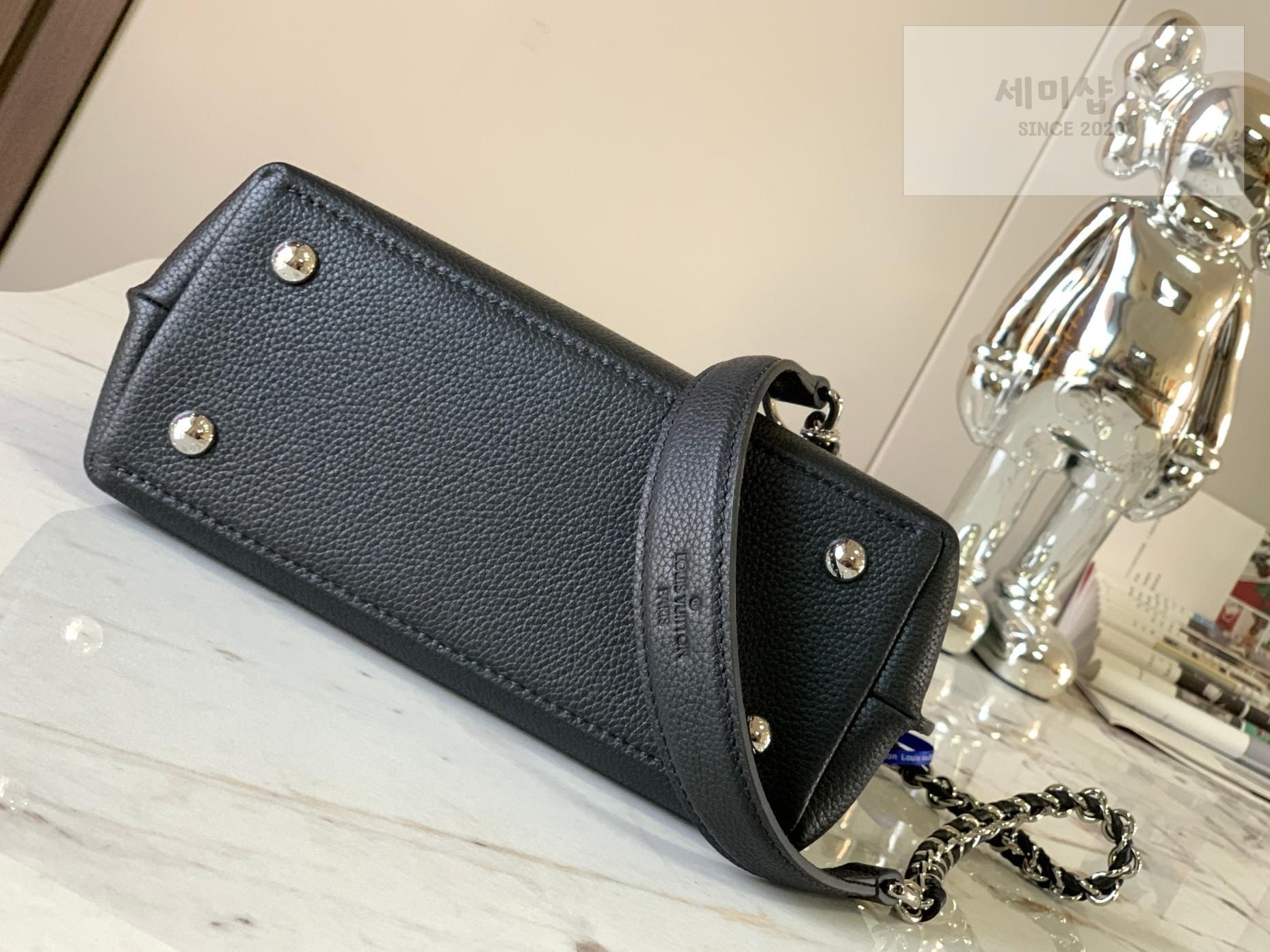 Louis Vuitton Louis Vuitton Lock Me Ever Mini Bag 26번 이미지