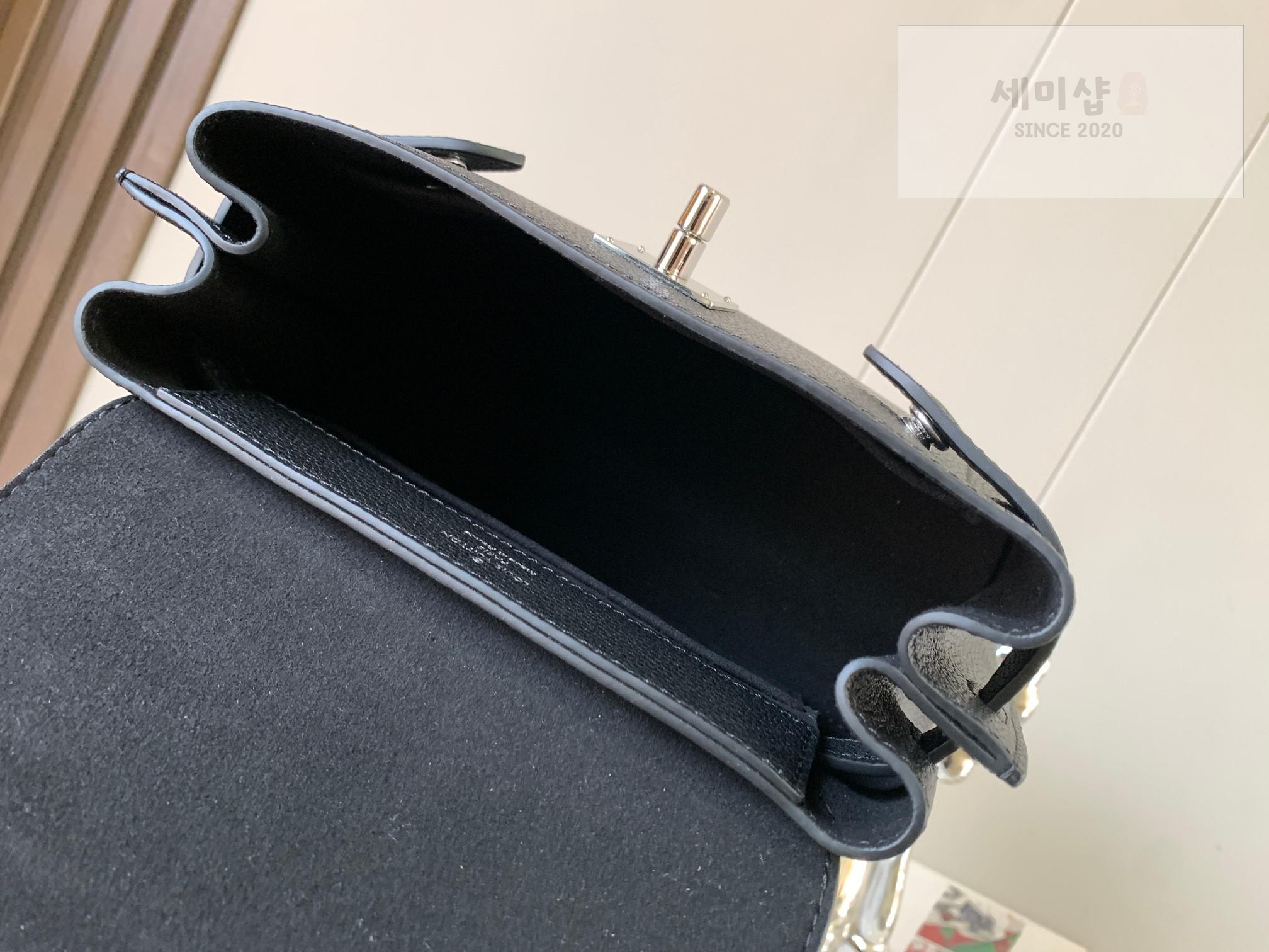 Louis Vuitton Louis Vuitton Lock Me Ever Mini Bag 21번 이미지
