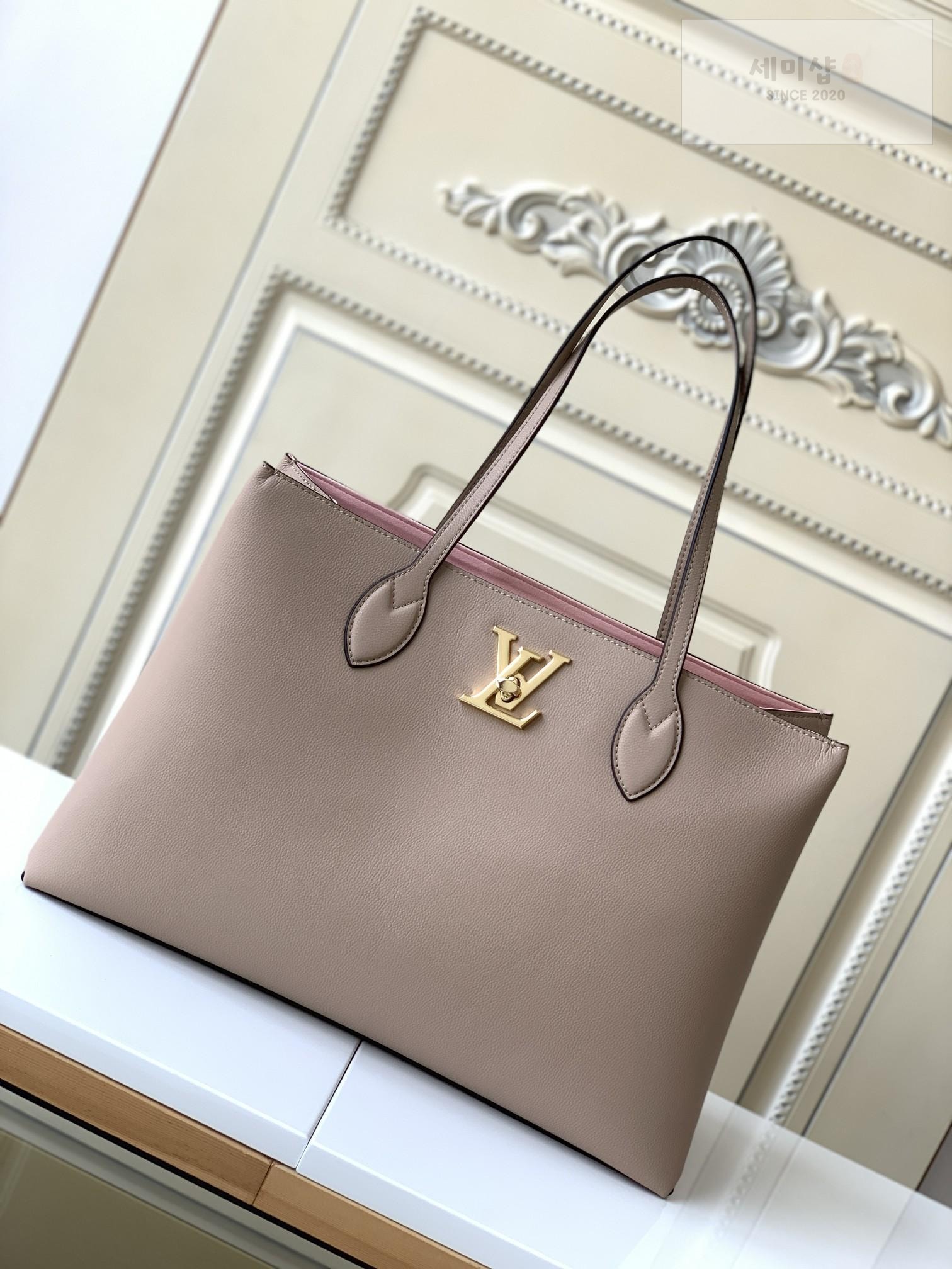 Louis Vuitton Louis Vuitton Lock Me Shopper Bag 23번 이미지