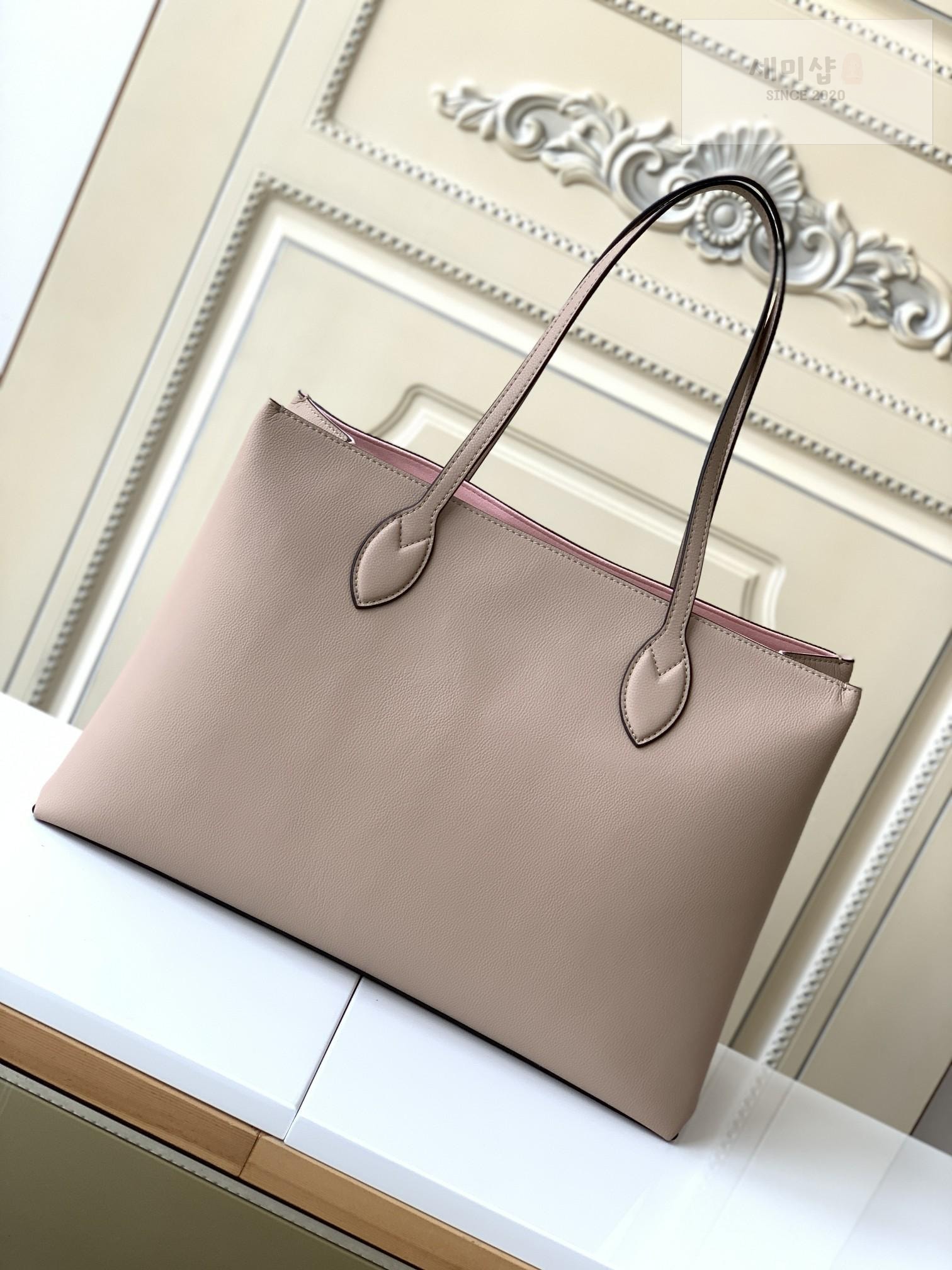 Louis Vuitton Louis Vuitton Lock Me Shopper Bag 1번 이미지